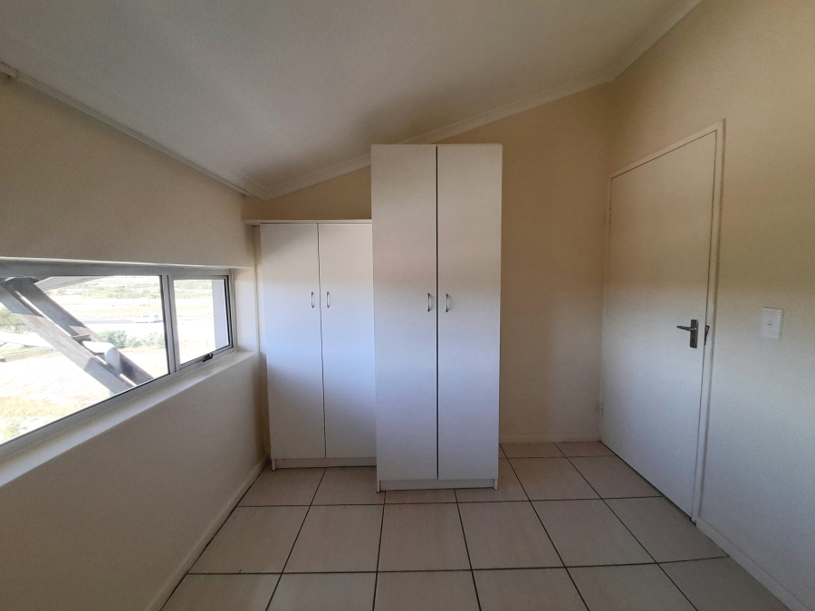 8 Bedroom Property for Sale in Uitzicht Western Cape
